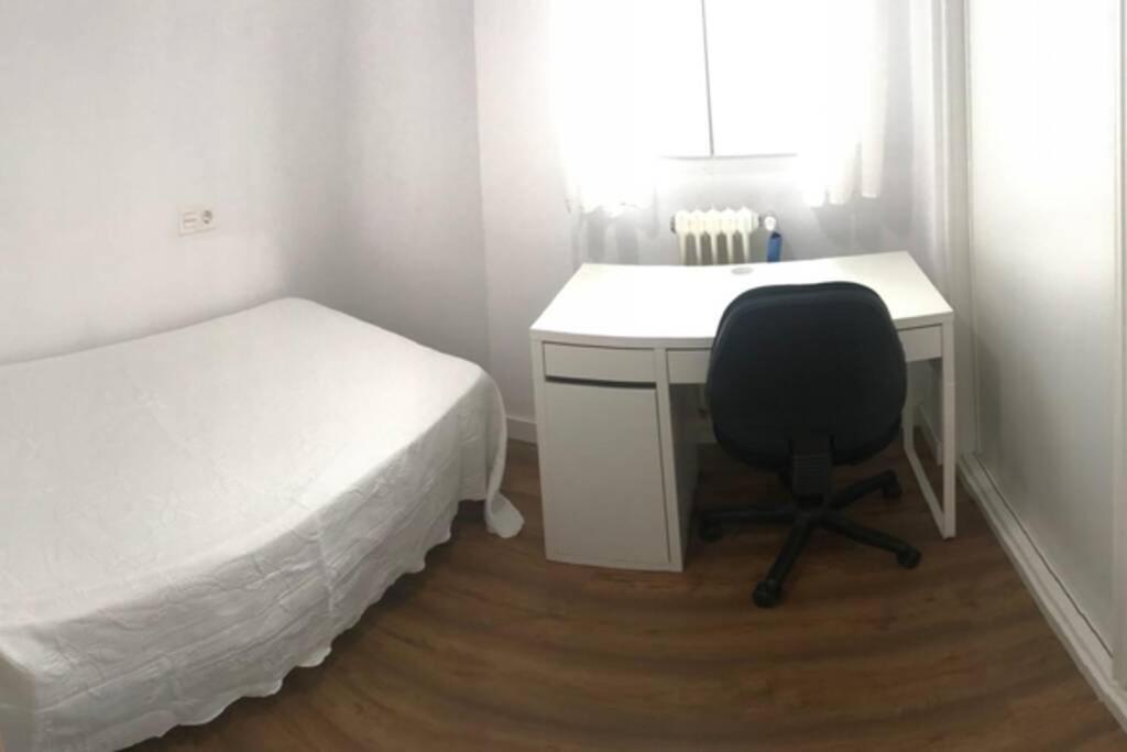 Avenida De Portugal Apartment *