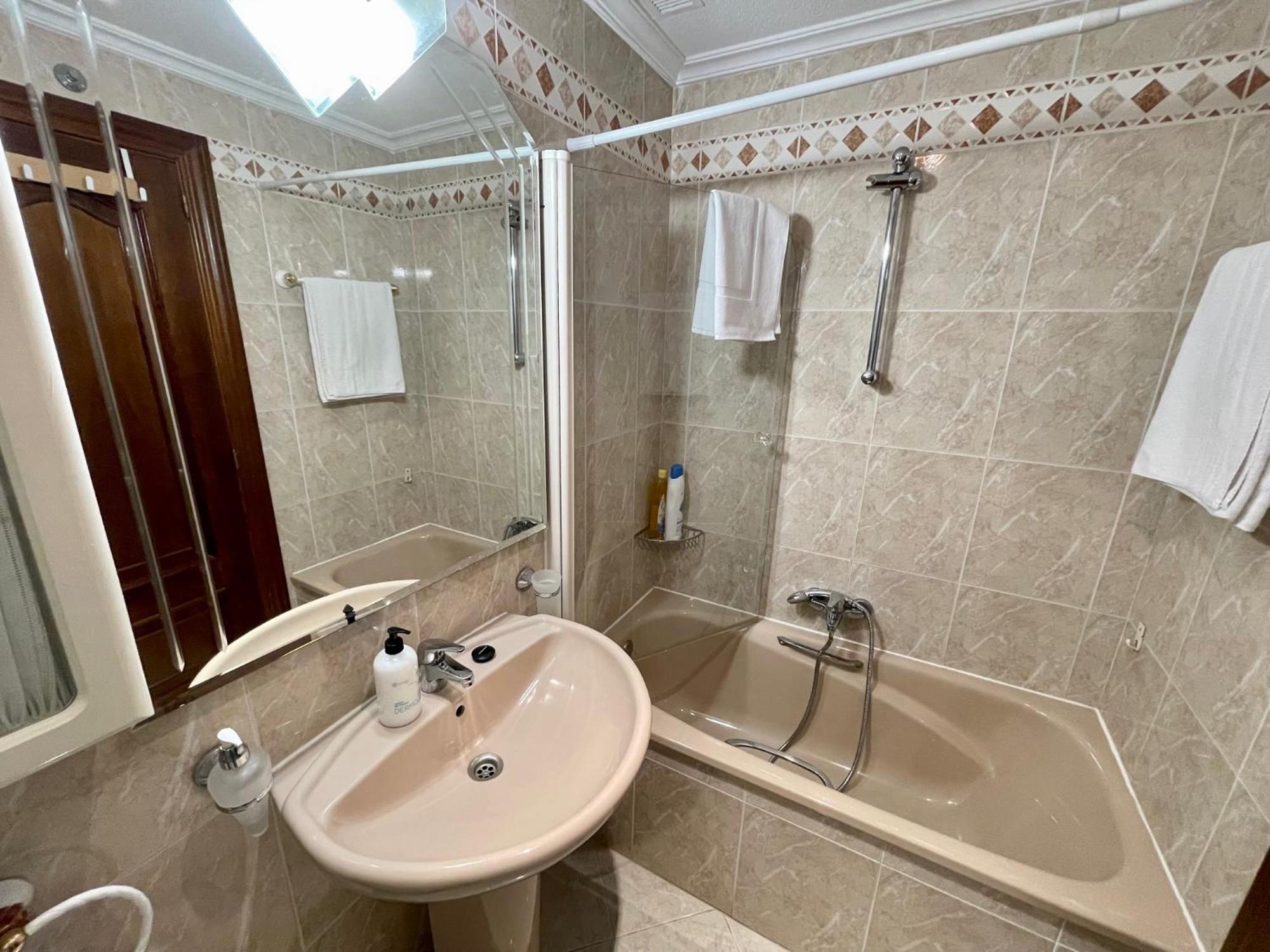 Reyes De España / Free Parking&wi Fi Apartamento *