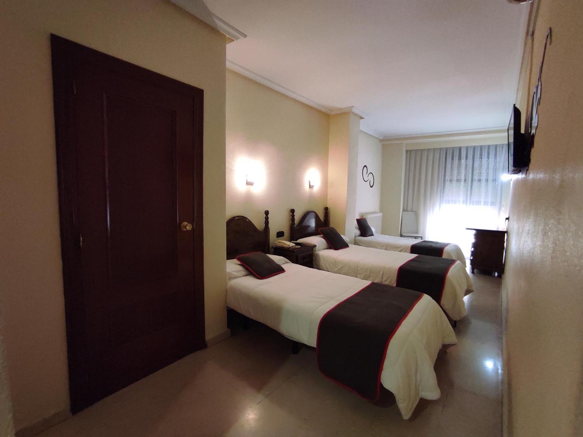 Hotel Emperatriz Ii