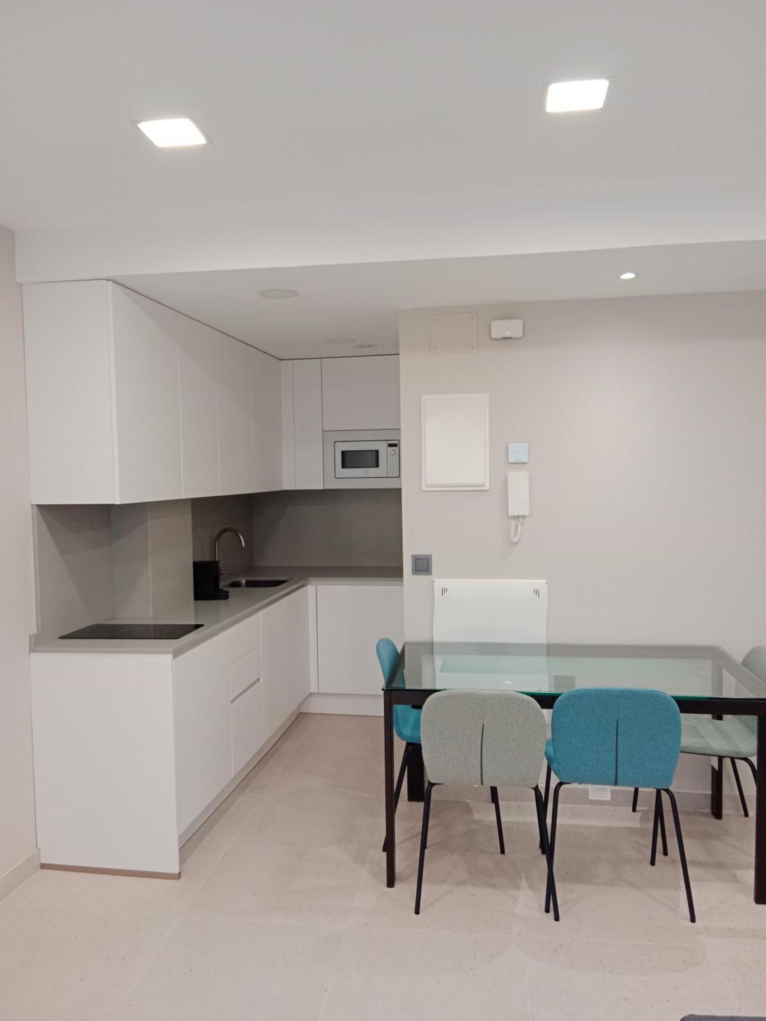 Apartment Living Libreros *