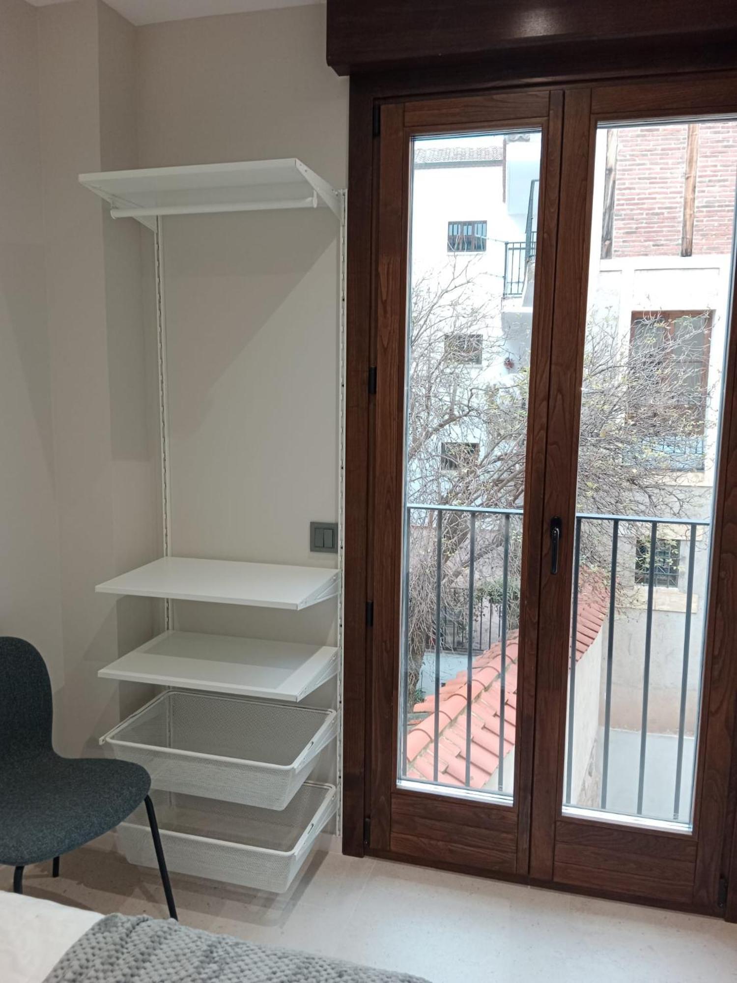 Apartment Living Libreros *