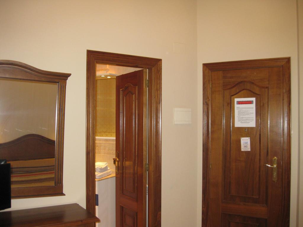 Pensión Granada 2*
