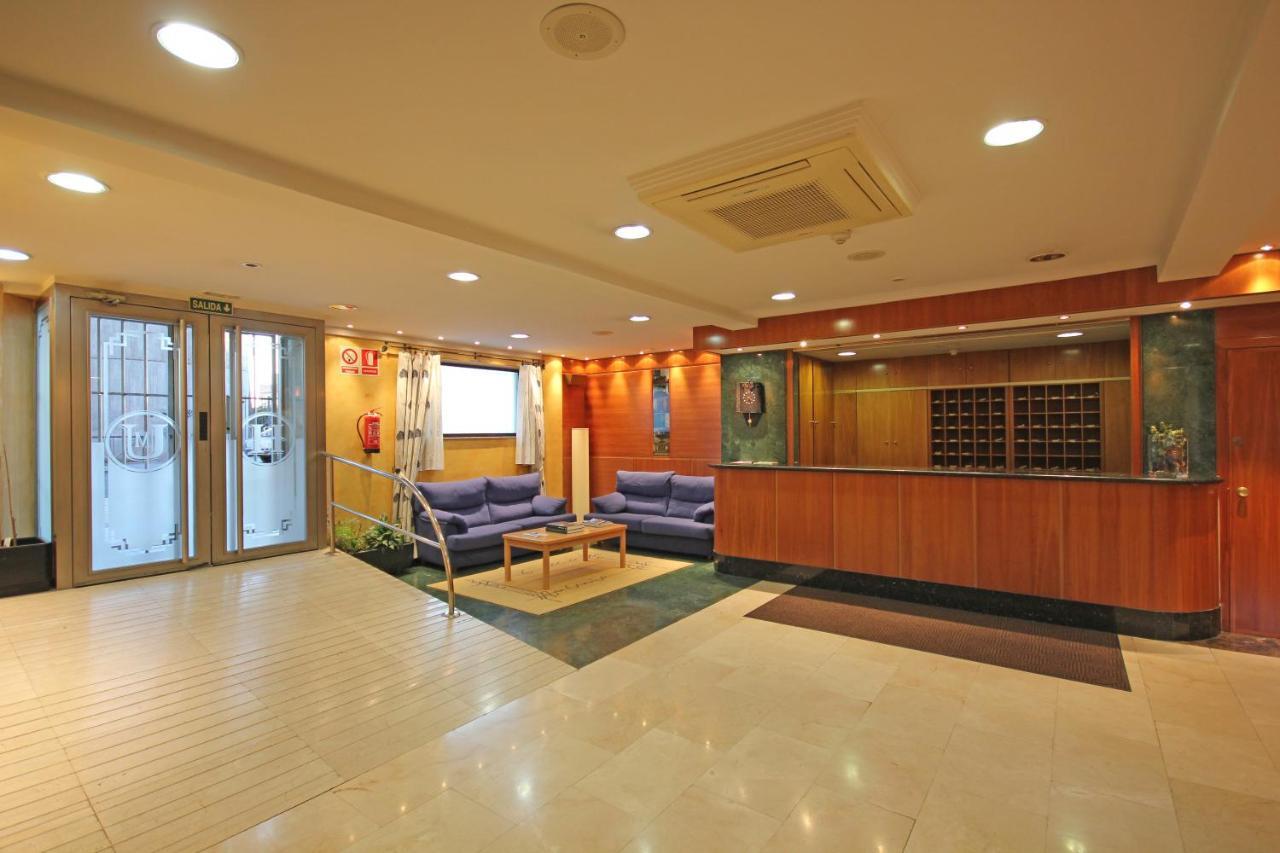 Residencia Universitaria Cum Laude Apartment